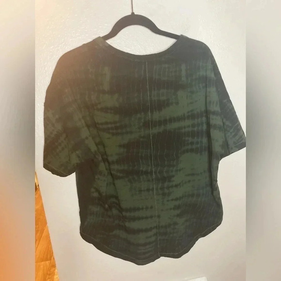 Athleta Boxy Oversized Green Tie Dye Cropped Tee Size Medium - Picture 4 of 5